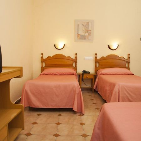 Hostal Paris La Línea de la Concepción المظهر الخارجي الصورة