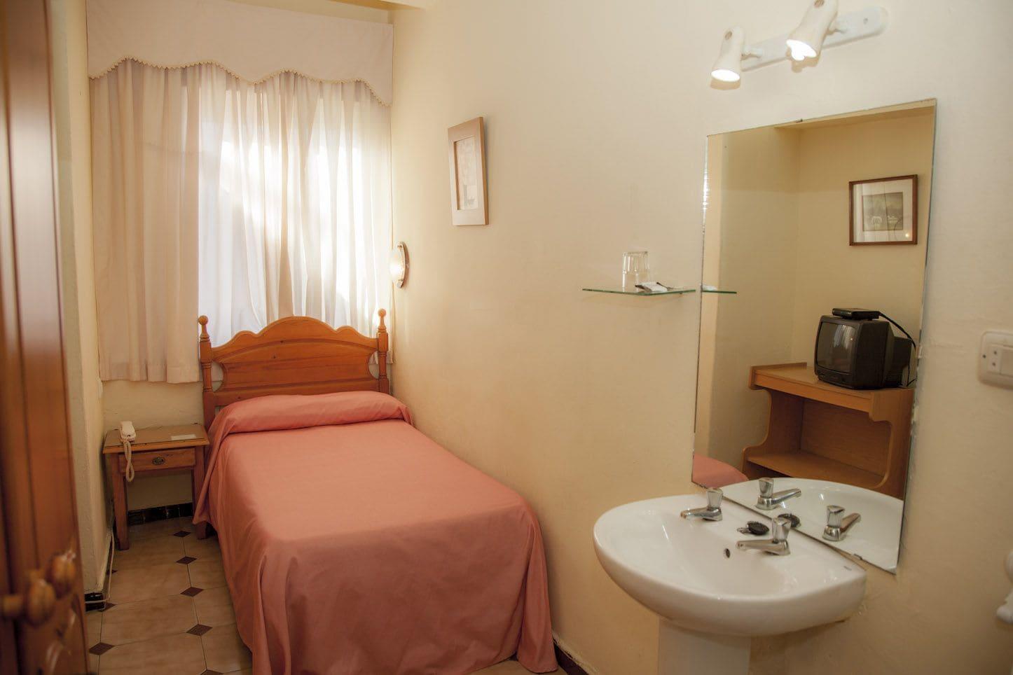 Hostal Paris La Línea de la Concepción المظهر الخارجي الصورة