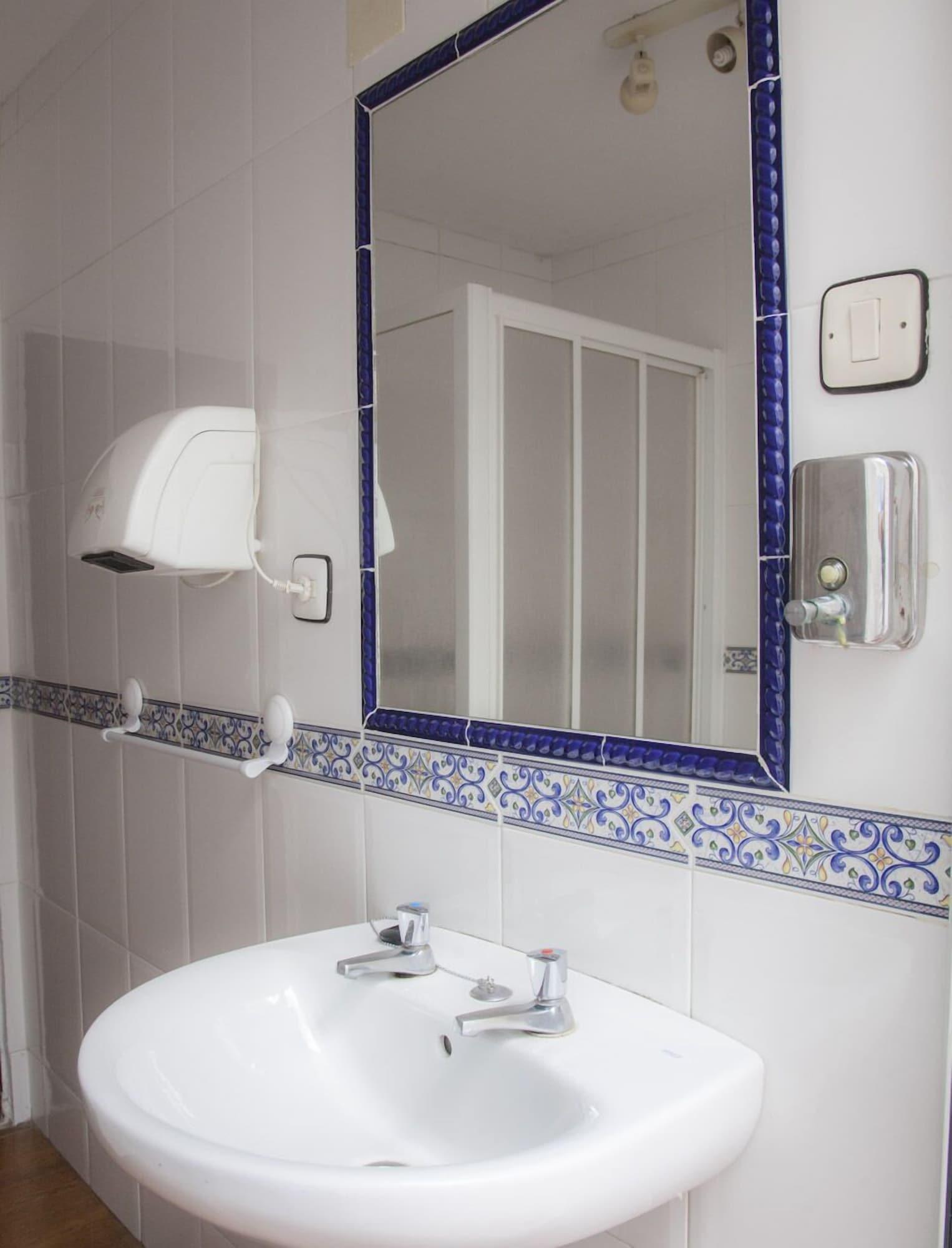 Hostal Paris La Línea de la Concepción المظهر الخارجي الصورة