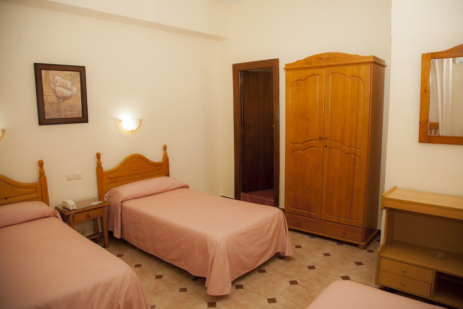 Hostal Paris La Línea de la Concepción المظهر الخارجي الصورة